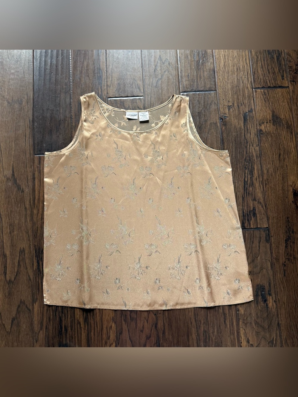 Liz baker St. John Collection Sleeveless Satin Floral Tank size 1X